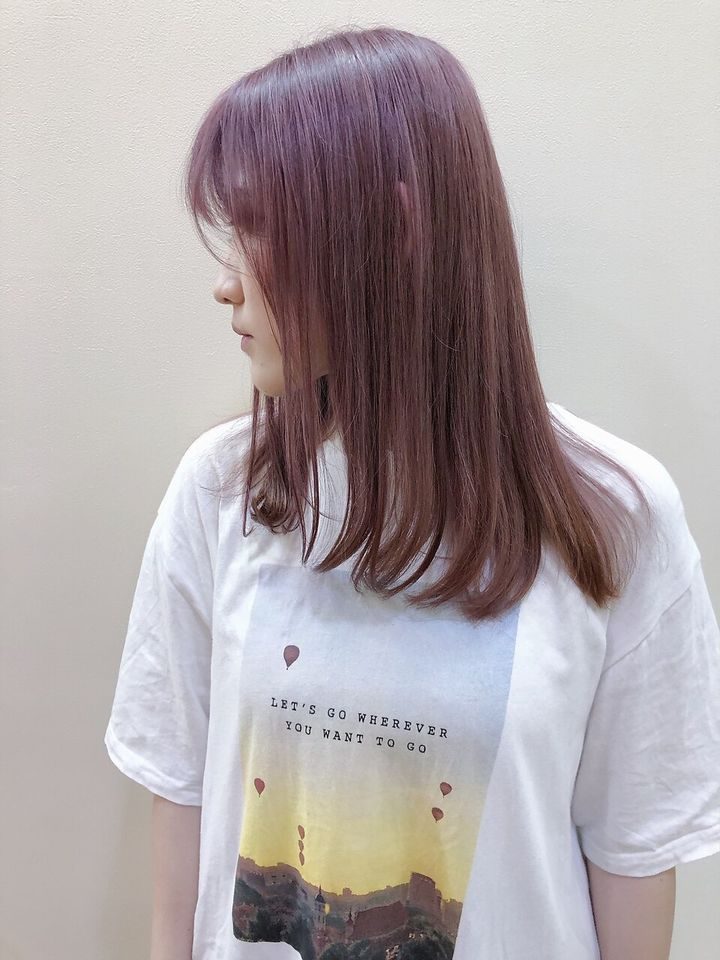 ピンクベージュ
