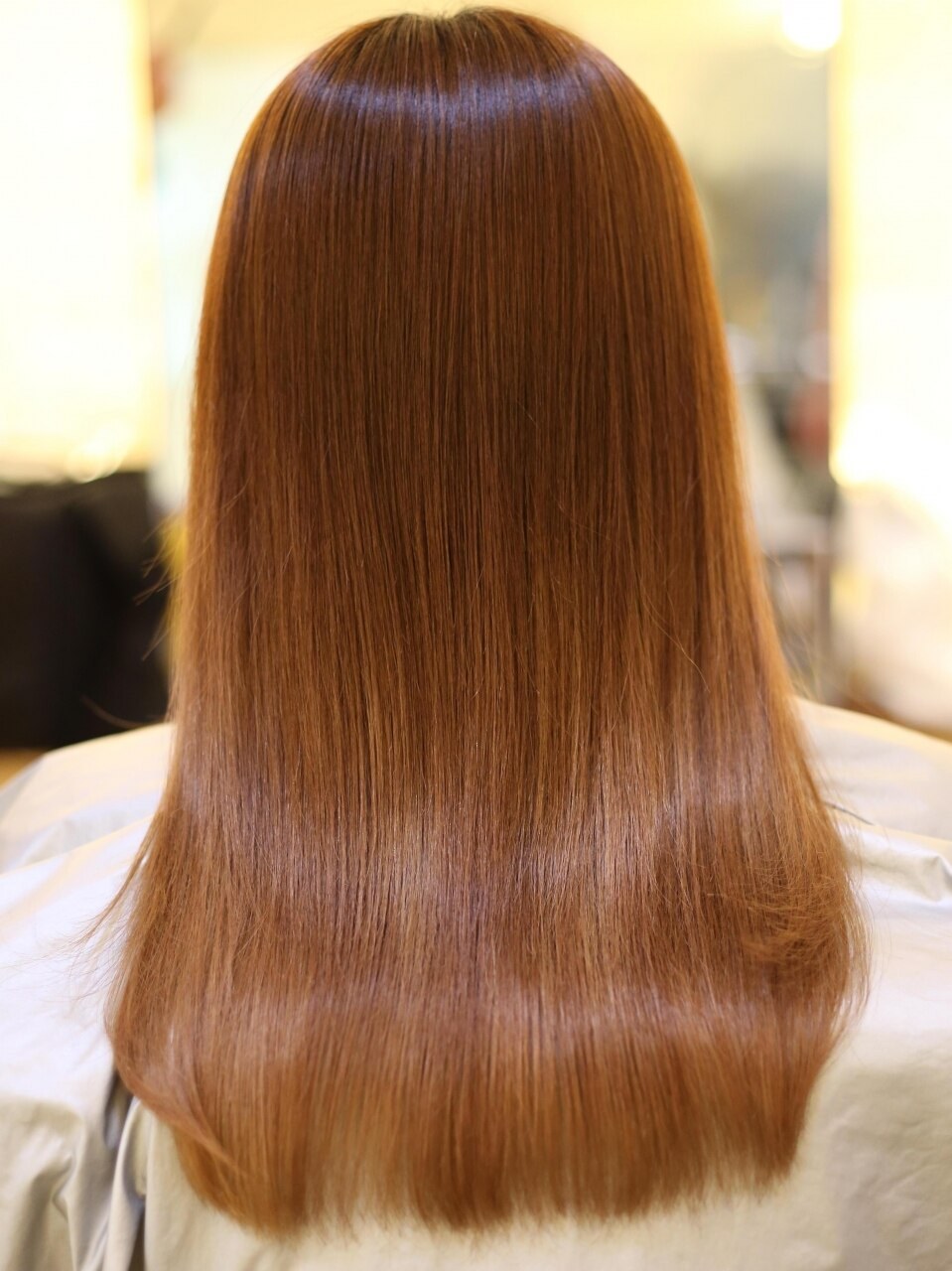 つやのあるロングのヘアカラー